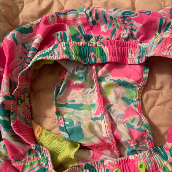 Lilly Pulitzer size medium drawstring shorts EUC - Picture 4 of 4